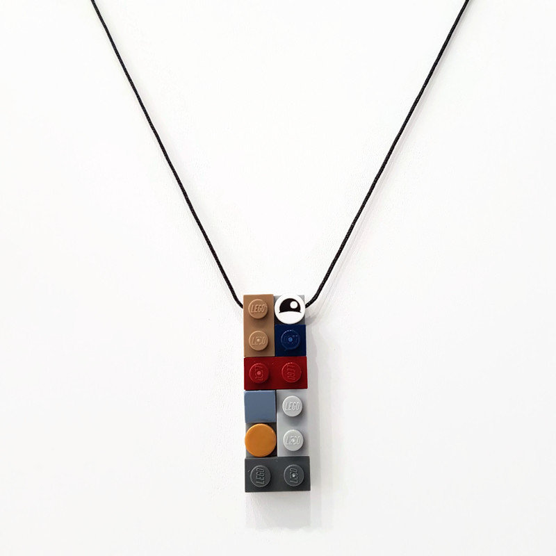 Playful brick necklace 2x6