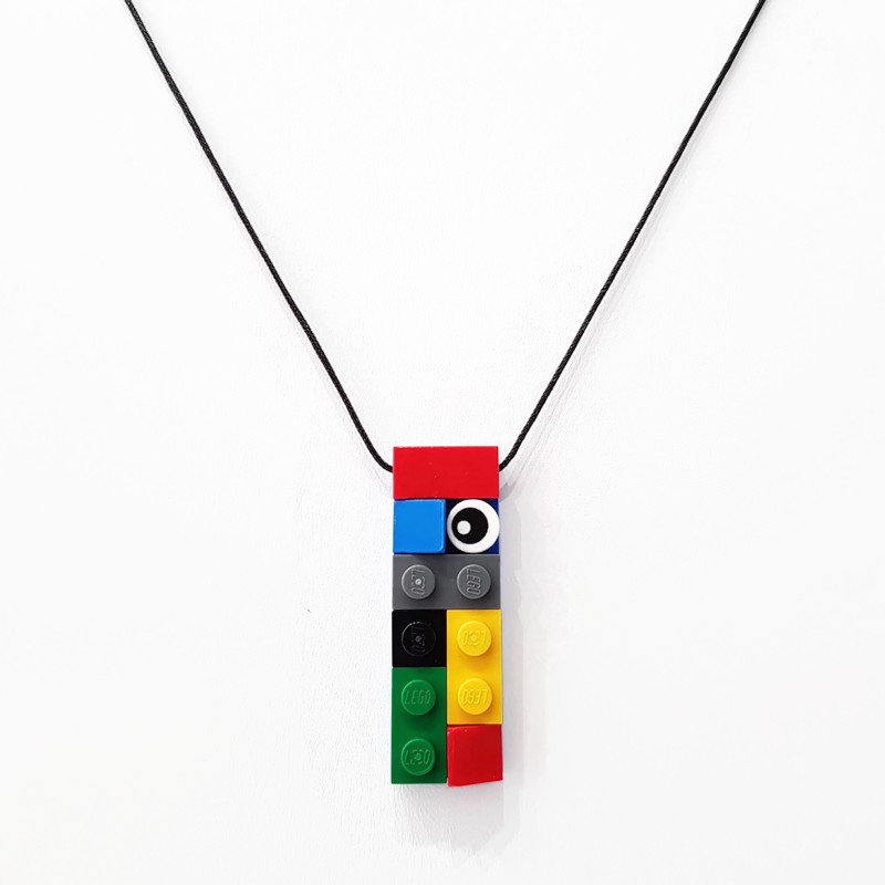 Playful brick necklace 2x6